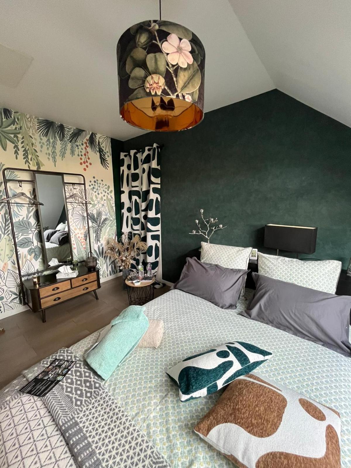 Chambre Dans Un Ecrin De Verdure Angrie Eksteriør billede